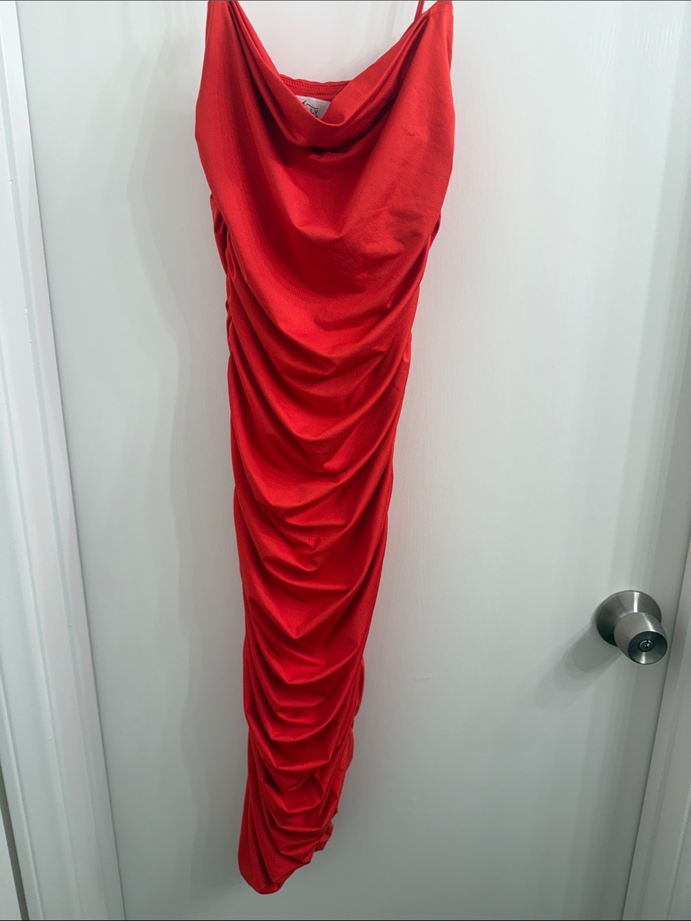 Ohpolly FOREVER AND ALWAYS
ASYMMETRIC MIDI DRESS IN RED
